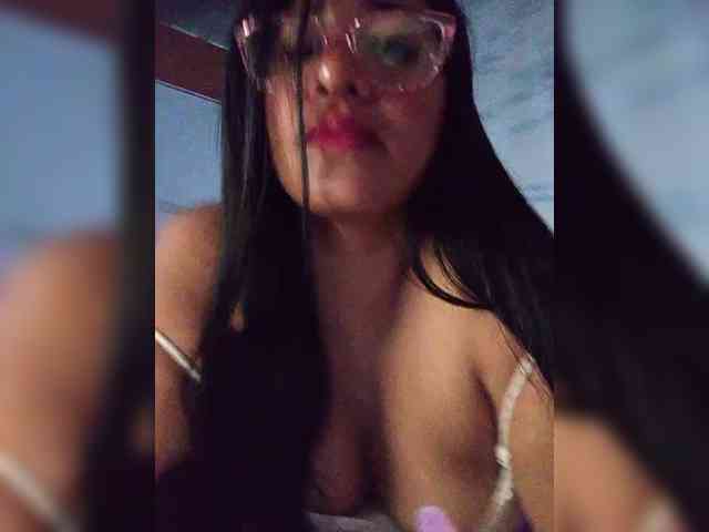 Letty33 webcam