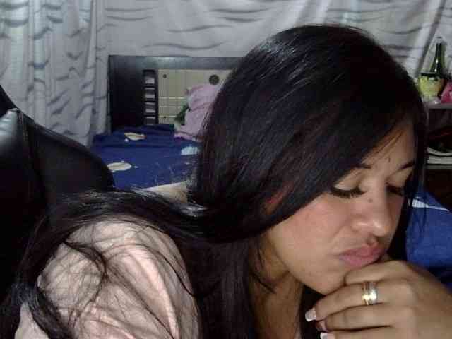 Letty33 webcam