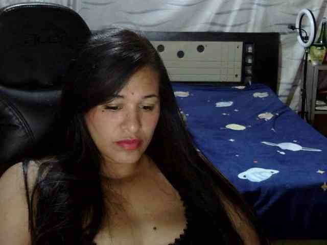 Letty33 webcam