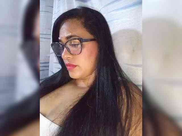 Letty33 webcam