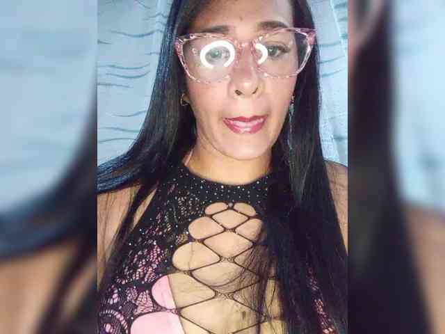 Letty33 webcam