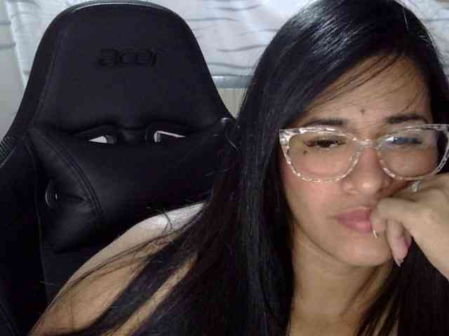 Letty33 webcam