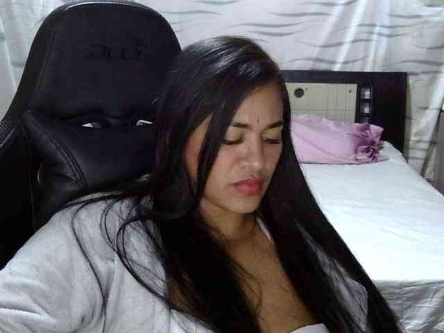 Letty33 webcam