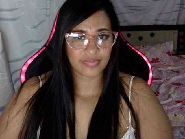 Letty33 webcam