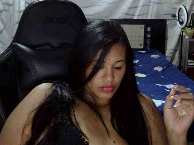 Letty33 webcam