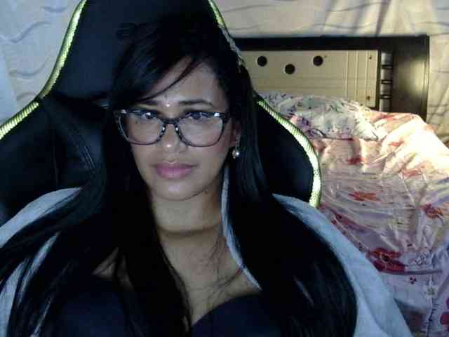 Letty33 webcam