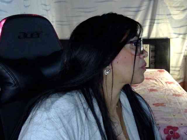 Letty33 webcam