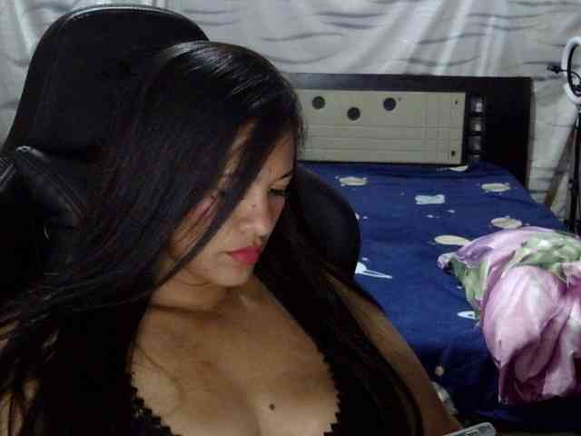 Letty33 webcam