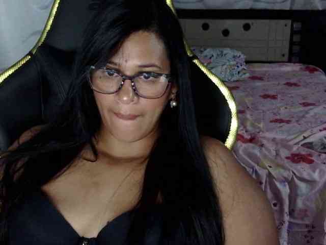 Letty33 webcam