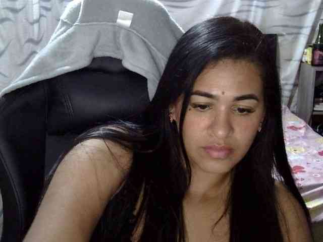 Letty33 webcam