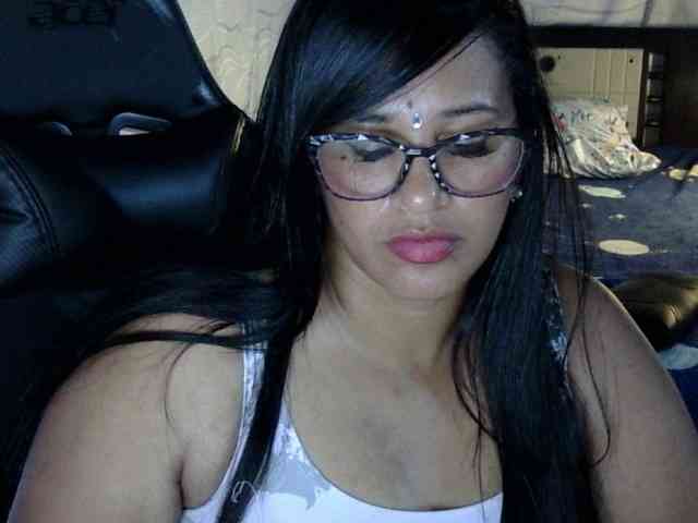 Letty33 webcam