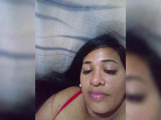 Letty33 webcam