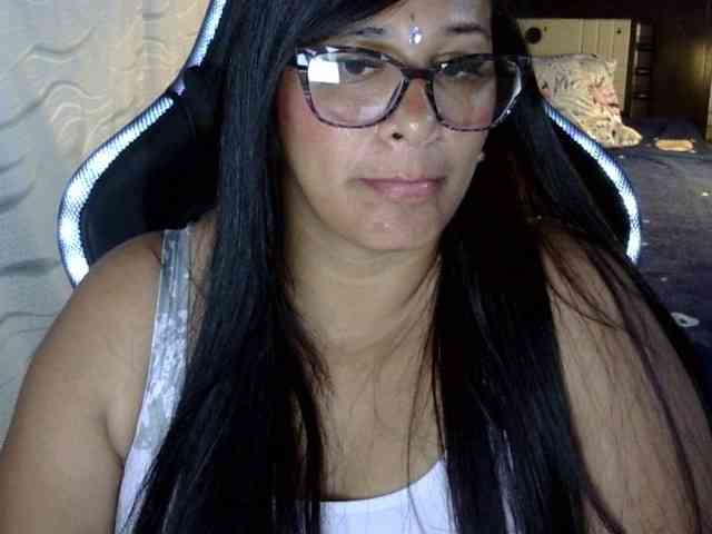 Letty33 webcam