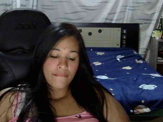 Letty33 webcam