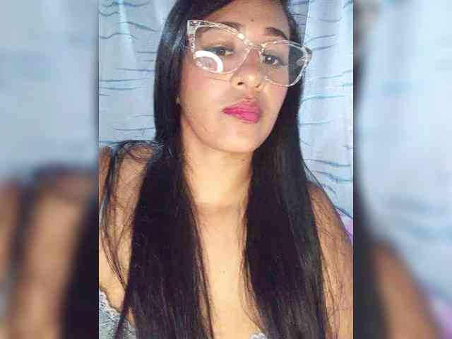 Letty33 webcam