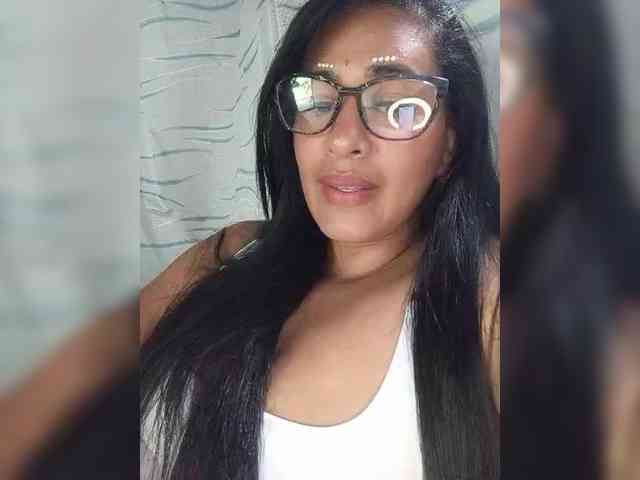 Letty33 webcam