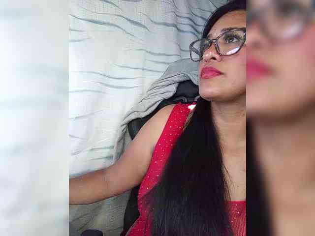 Letty33 webcam