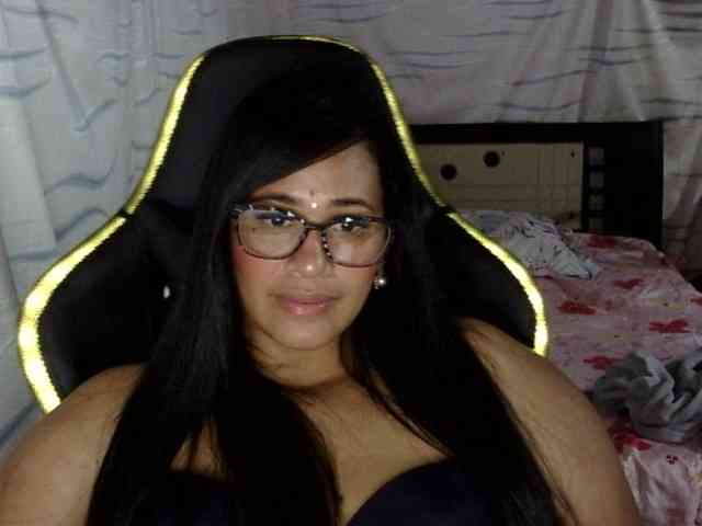 Letty33 webcam