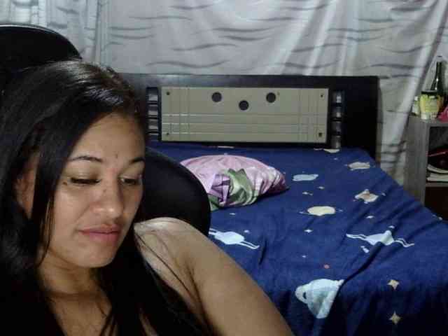 Letty33 webcam