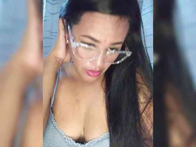 Letty33 webcam