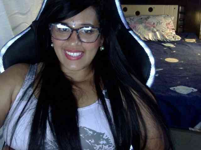 Letty33 webcam