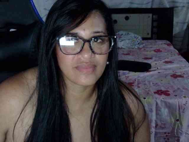 Letty33 webcam