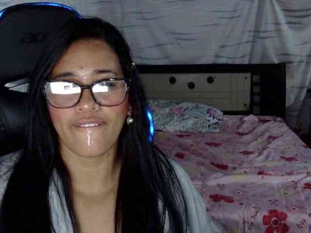 Letty33 webcam