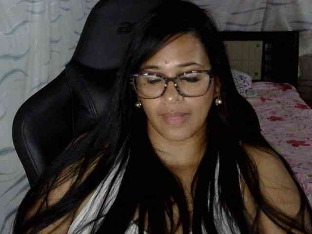 Letty33 webcam