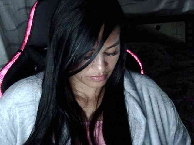 Letty33 webcam