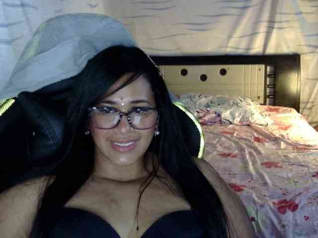 Letty33 webcam
