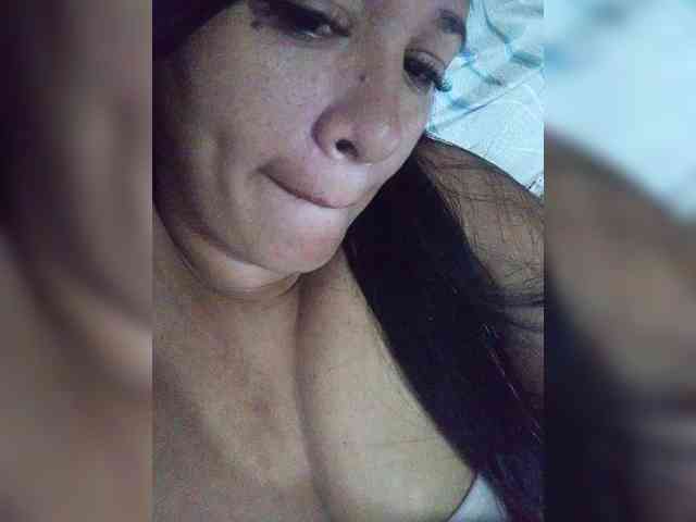 Letty33 webcam