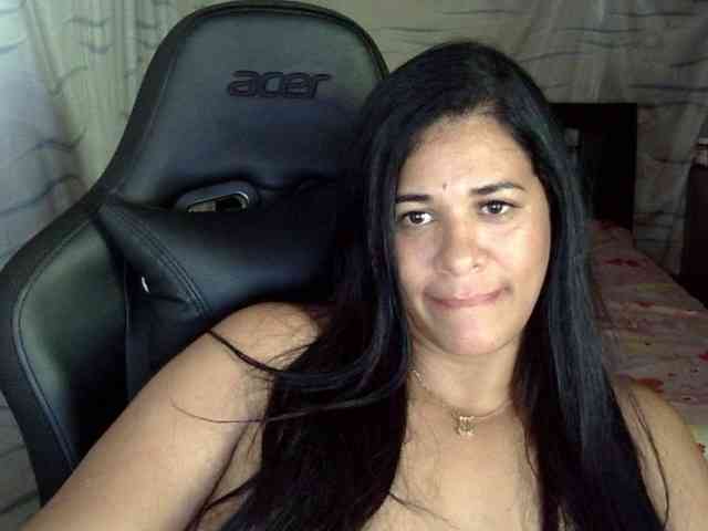 Letty33 webcam