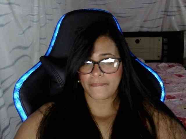 Letty33 webcam