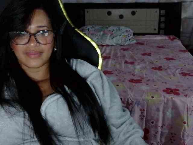 Letty33 webcam