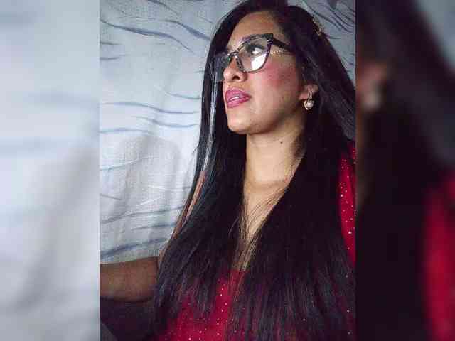 Letty33 webcam