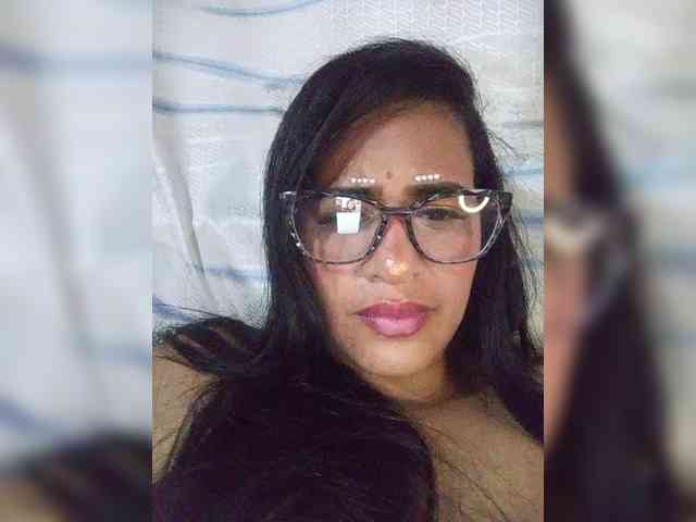 Letty33 webcam