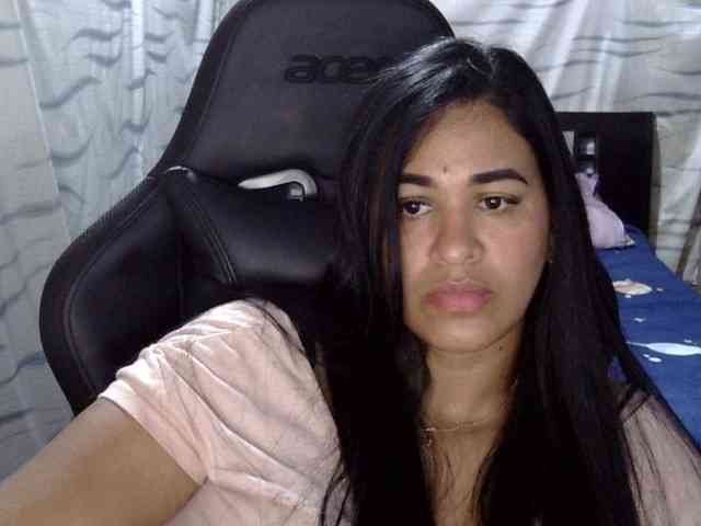 Letty33 webcam