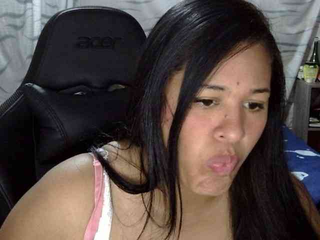Letty33 webcam