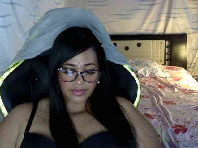 Letty33 webcam