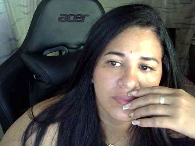 Letty33 webcam