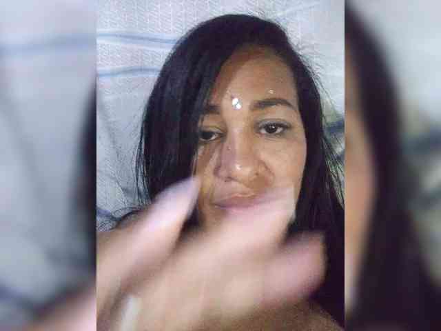 Letty33 webcam
