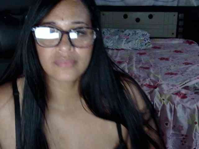 Letty33 webcam
