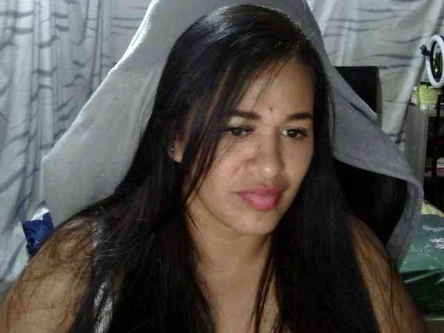 Letty33 webcam