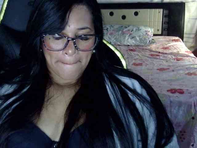 Letty33 webcam