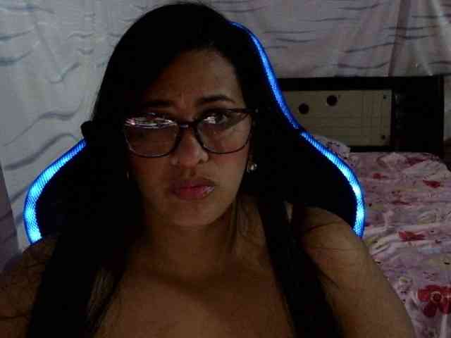 Letty33 webcam