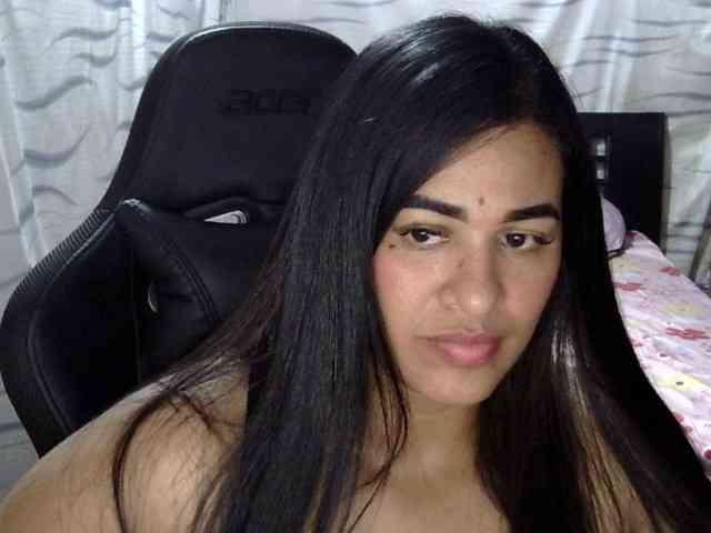 Letty33 webcam