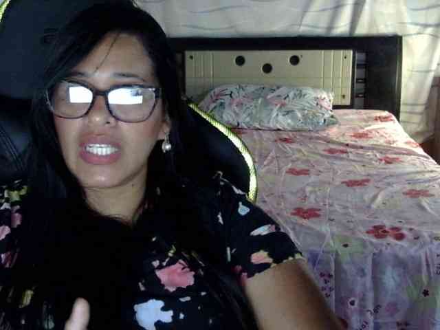 Letty33 webcam