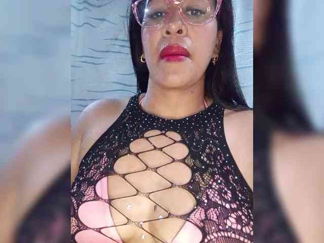 Letty33 webcam