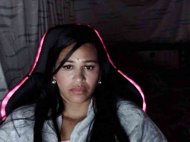 Letty33 webcam