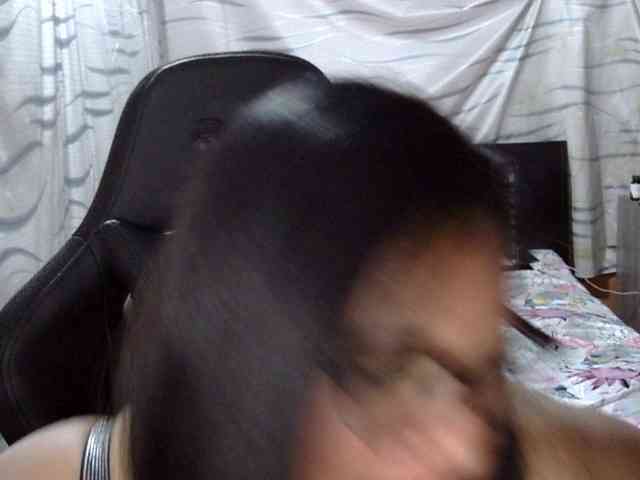 Letty33 webcam